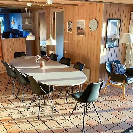12 Person In Holiday home