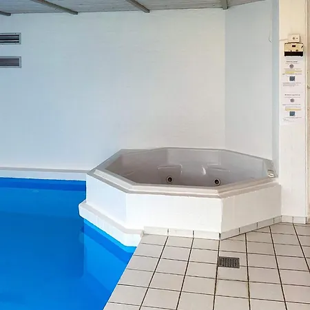 12 Person In Holiday home *