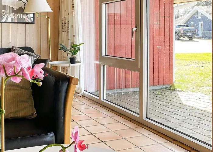 12 Person In Nordborg